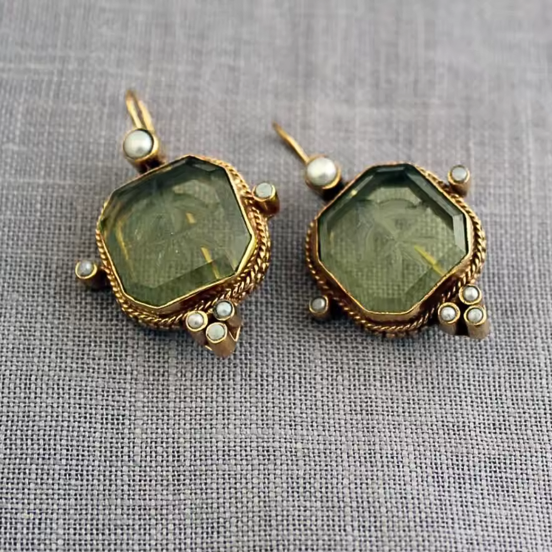 Maeble - Vintage-Ohrringe mit Stein und Perle