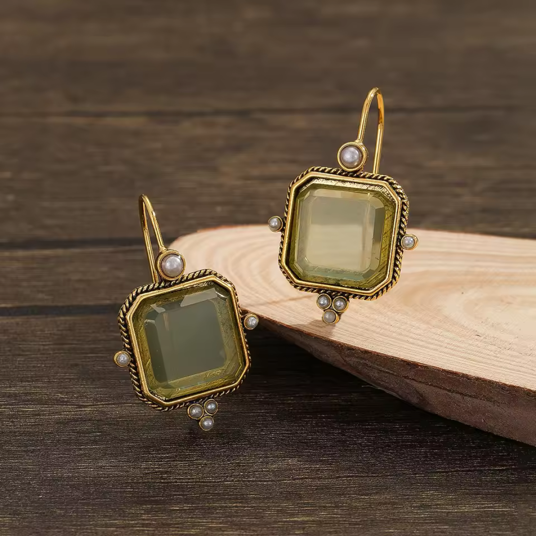 Maeble - Vintage-Ohrringe mit Stein und Perle